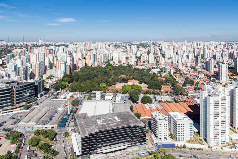 Leia mais sobre o artigo Barra Funda: Tudo o que Você Precisa Saber Antes de Morar Lá
